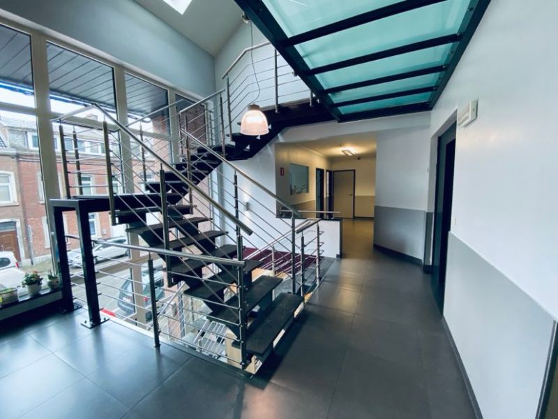 hall2.jpg
